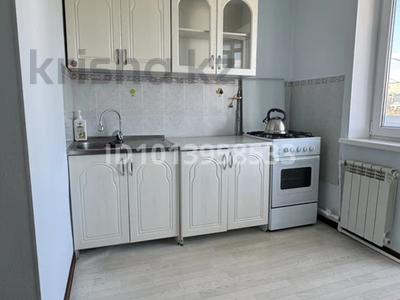 1-комнатная квартира · 34.9 м² · 5/5 этаж, мкр 8, Бр жубановых 292 — Оптика на 8мкр, клиника Дару, Мечта, 1ая школа, 4ая поликлиника, университет Жубанова, Байшева, летное училище , Асерас , остановка 8мкр за 11 млн ₸ в Актобе