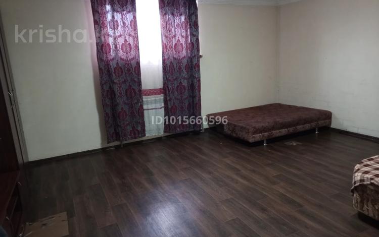 1-комнатная квартира · 40 м² · 2 этаж, мкр Аксай-4, Улугбека за 160 000 ₸ в Алматы, Ауэзовский р-н — фото 2