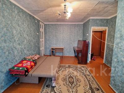 2-комнатная квартира, 43 м², 2/5 этаж, букетова за 14 млн 〒 в Петропавловске