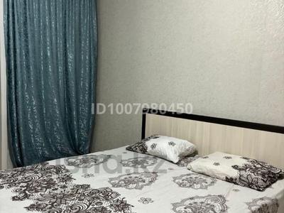 2-бөлмелі пәтер · 100 м² · 9/9 қабат, мкр Строитель, бағасы: 16 000 〒 в Уральске