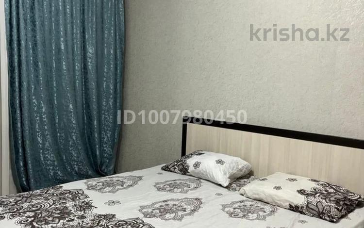 2-комнатная квартира · 100 м² · 9/9 этаж, мкр Строитель за 16 000 ₸ в Уральске — фото 2