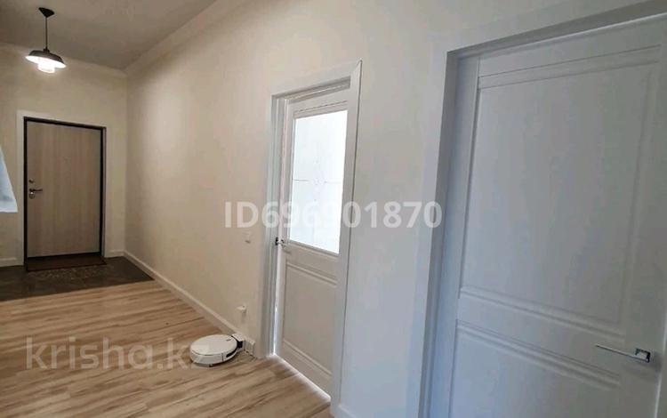 3-комнатная квартира · 88 м² · 5/10 этаж, Бокейхана 25 за 450 000 ₸ в Астане, Есильский р-н — фото 2