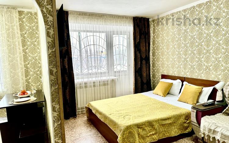 1-комнатная квартира, 32 м², 2/5 этаж посуточно, проспект Шакарима 35 за 9 000 〒 в Семее — фото 17