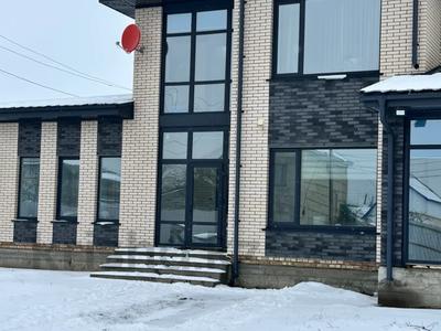 Отдельный дом · 7 комнат · 270 м² · 11 сот., Достык 19 — Алаш за 99 млн ₸ в Уральске