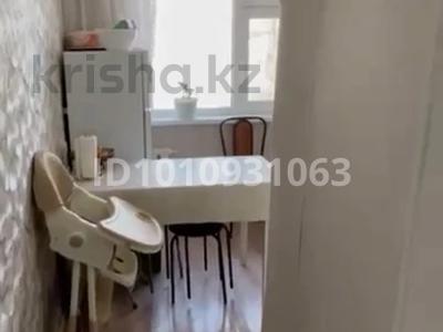 3-бөлмелі пәтер · 56 м² · 4/5 қабат, Строитель ш/а., Циолковского, бағасы: 14.5 млн ₸ в Уральске, мкр Строитель