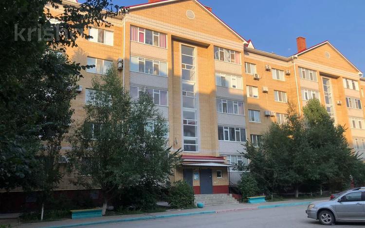 2-комнатная квартира, 90 м², 4/5 этаж помесячно, мкр. Алтын орда, Мангилик ел 8/2 — Напротив бассейна достык