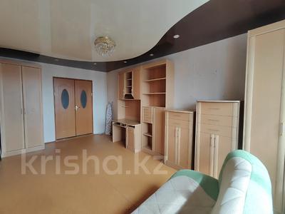 2-комнатная квартира, 60 м², 9/9 этаж, Камзина 66 за ~ 17.3 млн 〒 в Павлодаре