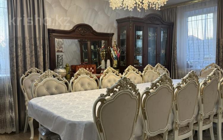 Жеке үй · 7 бөлме · 363 м² · 9 жүзд., Күнгей ш/а., Смакова 54, бағасы: 62 млн ₸ в Караганде, Казыбек би р-н — фото 2