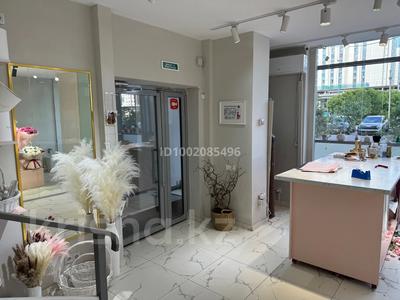 Магазины и бутики, студии · 45 м² за 700 000 ₸ в Астане, Есильский р-н