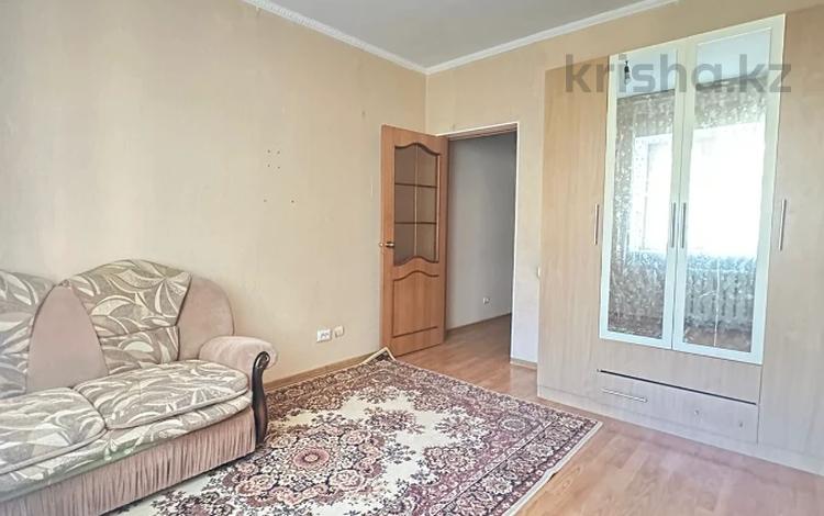 2-комнатная квартира, 60 м², 6/9 этаж, Мустафина 13