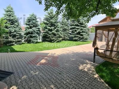 Жеке үй · 8 бөлме · 500 м² · 10 жүзд., Курмангалиева 25, бағасы: 3 млн ₸ в Алматы, Медеуский р-н