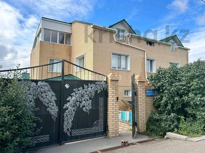 Жеке үй • 8 бөлмелер • 350 м² • 6 сот., Донентаева — Р-он.. Церкви (18мкр), бағасы: 65 млн 〒 в Экибастузе