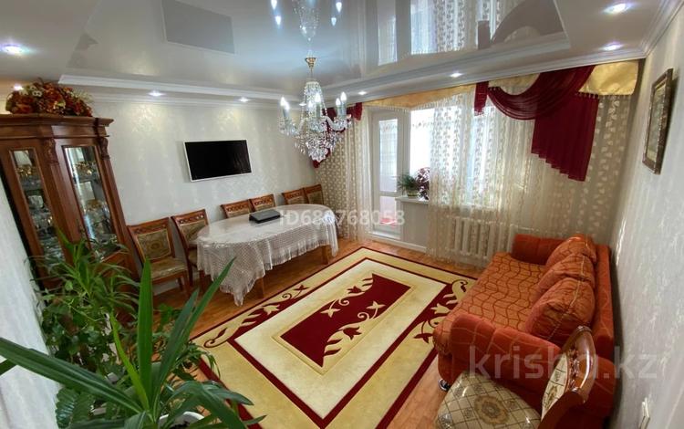 3-бөлмелі пәтер · 63.7 м² · 8/9 қабат, Мкр Степной-2 9, бағасы: 30 млн ₸ в Караганде, Казыбек би р-н — фото 5
