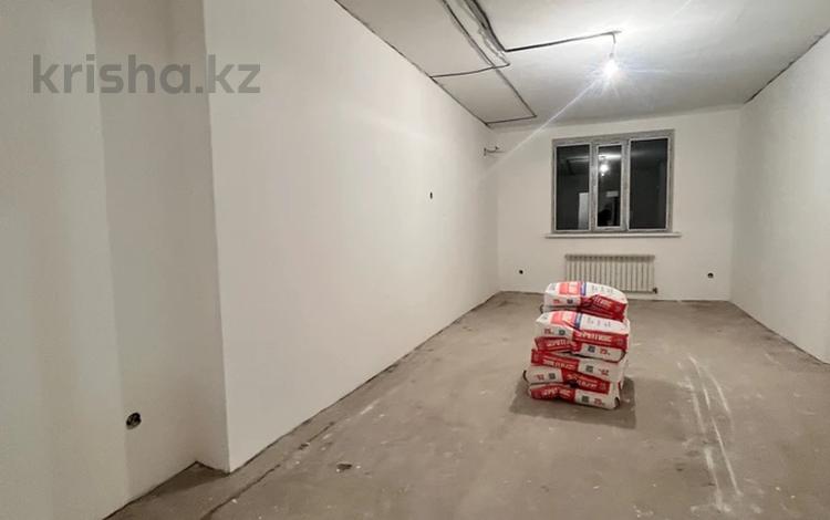 3-комнатная квартира, 98 м², 12/13 этаж, Нарикбаева 4 за 31 млн 〒 в Астане, Нура р-н — фото 2