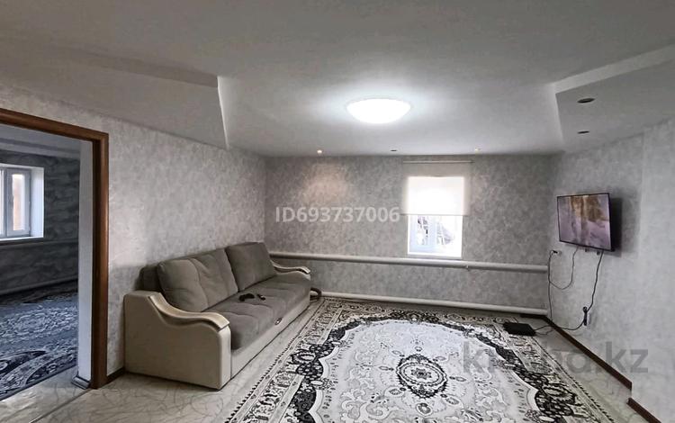 Отдельный дом • 3 комнаты • 75.7 м² • 6 сот., Акимжанова за 35 млн 〒 в Актобе, мкр. Курмыш — фото 2