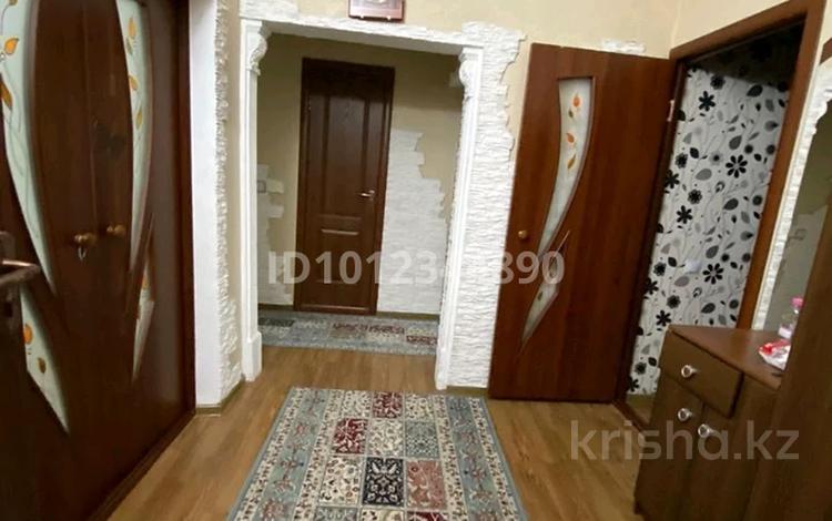 4-бөлмелі пәтер · 80 м² · 5/5 қабат, Мкр. Мерей 6, бағасы: 15 млн ₸ в  — фото 2