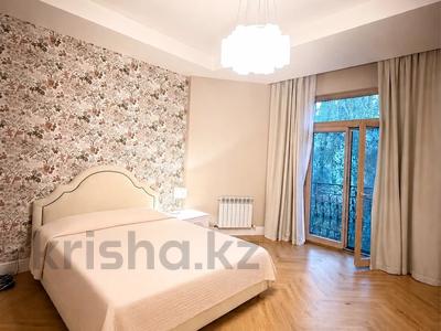 5-комнатная квартира · 220 м² · 4/10 этаж, Рубинштейна за 460 млн ₸ в Алматы, Медеуский р-н