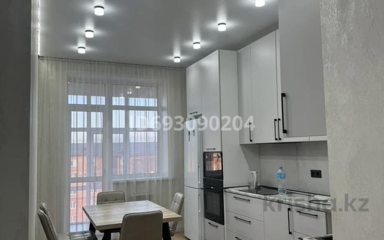 3-бөлмелі пәтер, 97 м², 6/10 қабат ай сайын, Муканова, бағасы: 300 000 〒 в Караганде, Казыбек би р-н — фото 2