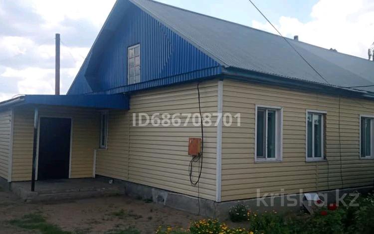 Отдельный дом · 4 комнаты · 109 м² · 10 сот., Тулпар, район нефтебазы за 15 млн 〒 в Щучинске — фото 2