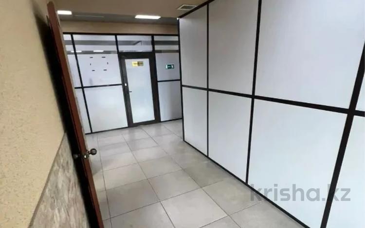 Офисы, магазины и бутики, склады, общепит, салоны красоты, сельское хозяйство, бани, гостиницы и зоны отдыха, фитнес и спорт, медцентры и аптеки, образование, развлечения, кабинеты и рабочие места · 400 м² за 2.2 млн 〒 в Алматы, Ауэзовский р-н — фото 5