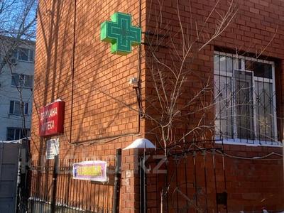 Свободное назначение, офисы, магазины и бутики, склады, общепит, салоны красоты, бани, гостиницы и зоны отдыха, медцентры и аптеки, образование · 855 м² за 180 млн 〒 в Астане, р-н Байконур