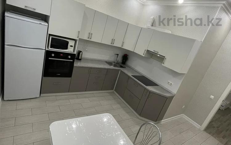 1-комнатная квартира · 45 м² · 12/14 этаж, 17-й мкр 6 за 13 000 〒 в Актау — фото 2