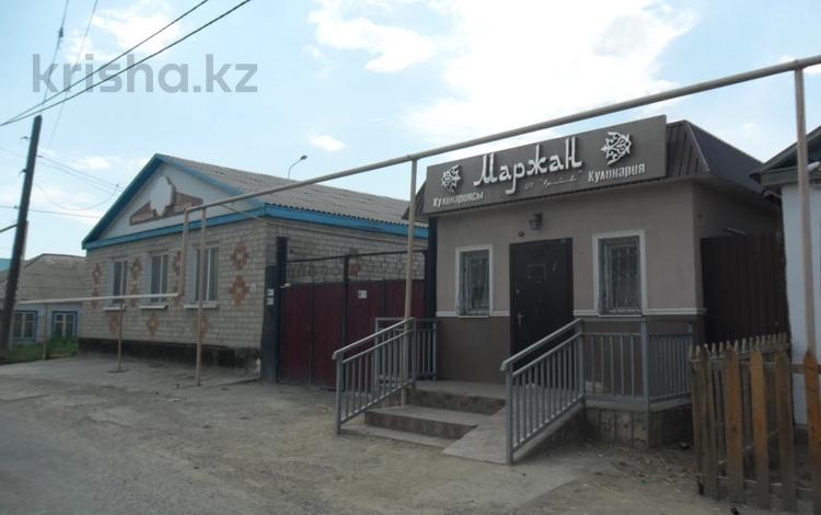 Свободное назначение, магазины и бутики, общепит · 300 м² за 250 000 〒 в Атырау, мкр Атырау — фото 2