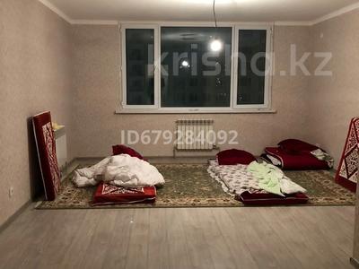 2-комнатная квартира, 60 м², 7/12 этаж помесячно, 9-я улица 32 за 85 000 〒 в Туркестане