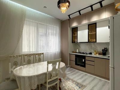 Продажа квартир в Атырауской обл.: 3-комнатная квартира · 111.7 м² · 1/3 этаж, мкр Самал, Адгама Каримова 117 за 41.5 млн 〒 3-комнатная квартира · 111.7 м² · 1/3 этаж, мкр Самал, Адгама Каримова 117 за 41.5 млн 〒 в Атырау