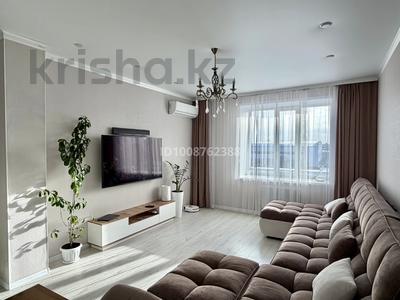 3-бөлмелі пәтер · 83 м² · 3/9 қабат, Камзина 41/3 — Баянтау, бағасы: 50 млн ₸ в Павлодаре