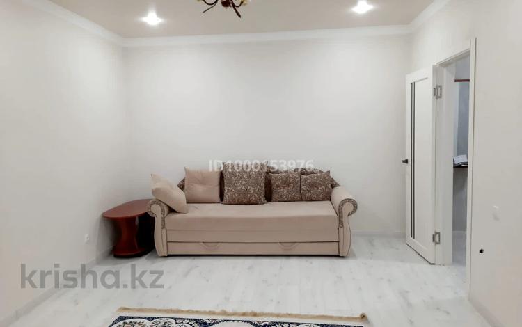 1-бөлмелі пәтер · 40 м² · 1/5 қабат, мкр Кадыра Мырза-Али, бағасы: 17.3 млн ₸ в Уральске — фото 2