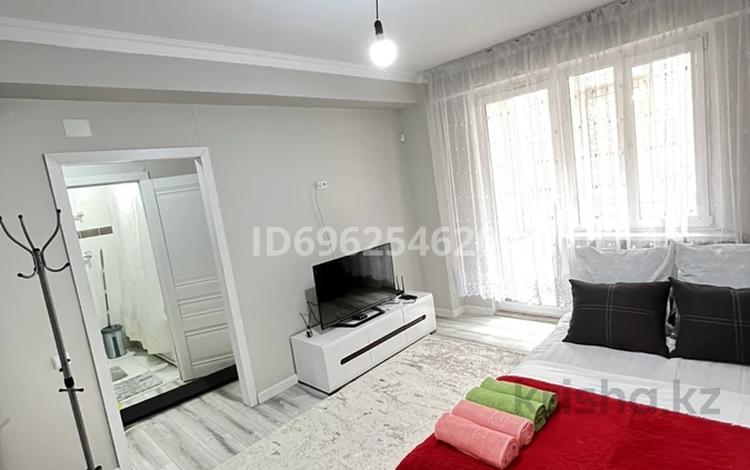 1-комнатная квартира · 45 м² · 2/6 этаж, мкр Шугыла, Жунисова 10к9 — Үй шамамен Алатау Райымбек бойында орналасқан за 12 000 〒 в Алматы, Наурызбайский р-н — фото 2