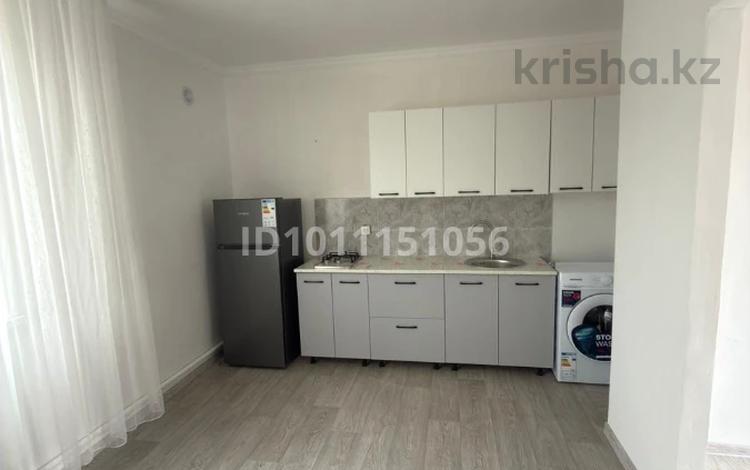 1 бөлме · 32 м² · 2/2 қабат, мкр Акбулак, Батталова 21, бағасы: 150 000 ₸ в Алматы, Алатауский р-н — фото 2