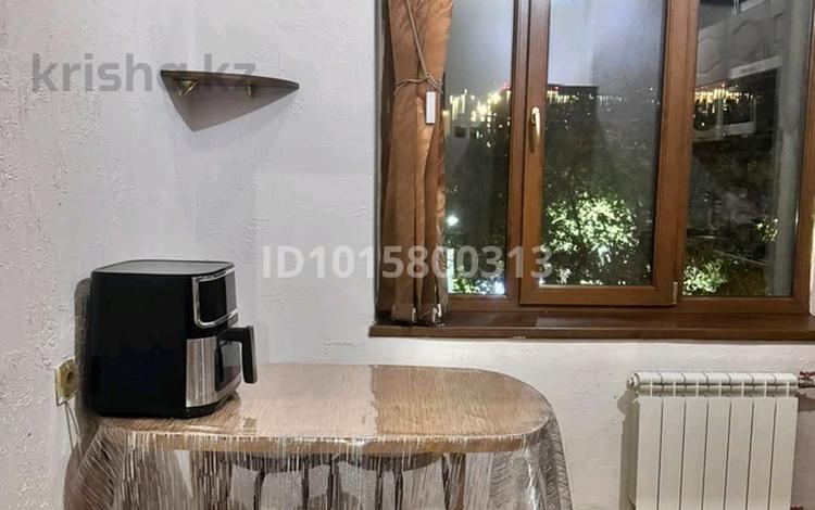 1-комнатная квартира · 32 м² · 5/5 этаж, Ауэзова — Ауэзова -Курмангазы за 350 000 ₸ в Алматы, Алмалинский р-н — фото 7