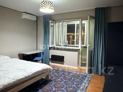 2-комнатная квартира · 55 м² · 11/12 этаж, мкр Аксай-1 25 — Толе би Момышулы за 15 000 ₸ в Алматы, Ауэзовский р-н