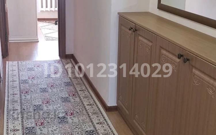3-бөлмелі пәтер · 73 м² · 7/8 қабат, ул. Мукагали Макатаева 53, бағасы: 60 млн ₸ в Алматы, Медеуский р-н — фото 2