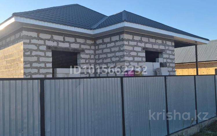 Отдельный дом · 3 комнаты · 100 м² · 10 сот., Султанмахмуд Торайгыров 53 за 30 млн ₸ в Тайтобе — фото 2