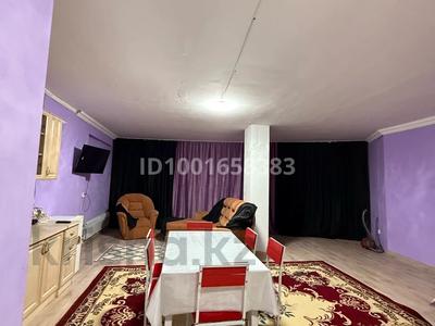 2-бөлмелі пәтер · 80 м², 11 ш/а. 112в — Ақтобе ажары, бағасы: 13 000 ₸ в Актобе, мкр 11
