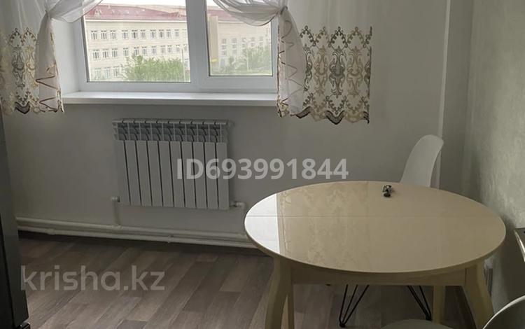 1-комнатная квартира · 32 м² · 4/5 этаж, 10 микрорайон 22 за 130 000 〒 в Аксае — фото 2