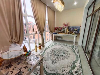 4-комнатная квартира · 140 м² · 5/5 этаж, Таттимбета 16/1 за 72 млн 〒 в Караганде, Казыбек би р-н