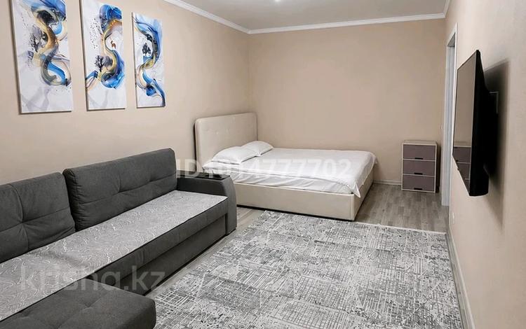 1-комнатная квартира · 43 м² · 6/22 этаж, Мангилик Ел 54 за 250 000 ₸ в Астане, Есильский р-н — фото 2