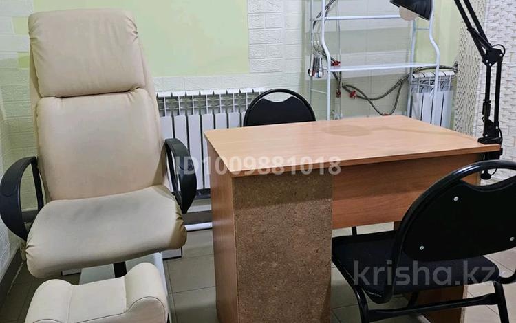 Дүкендер мен бутиктер · 15 м², бағасы: 30 000 ₸ в Караганде, Алихана Бокейханова р-н — фото 2