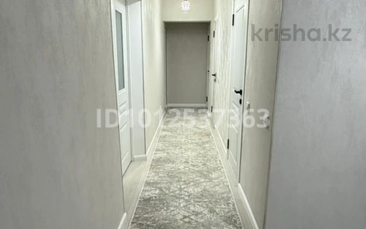 3-комнатная квартира · 80 м² · 9/12 этаж, мкр Нурсат 150 — МЕЧЕТЬ СЕЙИТЖАН ЕСТЬ РЯДОМ ШКОЛА КОНАЕВА за 39 млн ₸ в Шымкенте, Каратауский р-н — фото 2