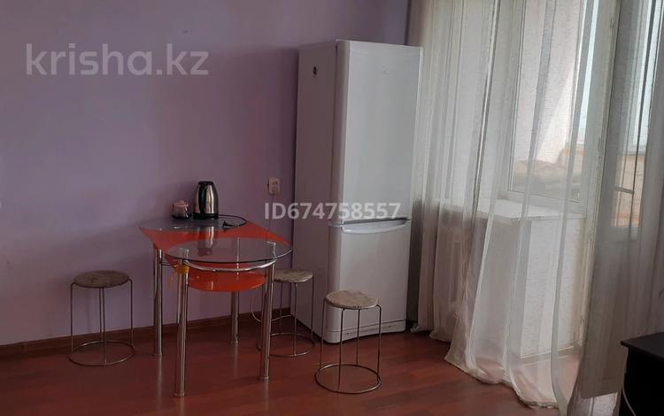 1-комнатная квартира · 40 м² · 8/12 этаж, Дукенулы 38 — Валиханова за 9 000 ₸ в Астане, Сарыарка р-н — фото 5