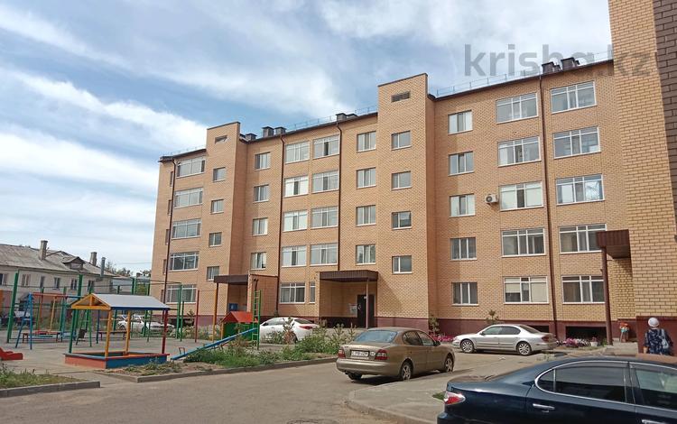 2-комнатная квартира, 74 м², 3/5 этаж, Абилкасимова 132/1 за 28 млн 〒 в Кокшетау — фото 2