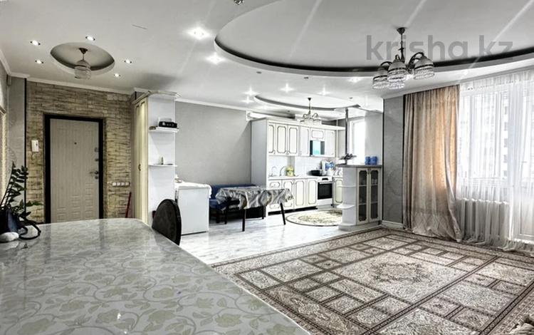 3-комнатная квартира · 77 м² · 9 этаж, Сауран 14 за 38.5 млн ₸ в Астане, Есильский р-н — фото 2