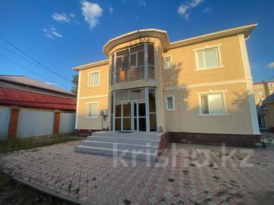 Жеке үй · 5 бөлме · 290 м² · 10 жүзд., проспект бейбетшилик 1, бағасы: 56 млн ₸ в Атырау