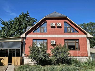 Отдельный дом · 4 комнаты · 280 м² · 10 сот., Балпык би 117 — Угол Кирова за 65 млн ₸ в Талдыкоргане, Каратал
