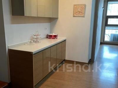 3-комнатная квартира, 100 м² помесячно, Аскарова 8 за 550 000 〒 в Алматы, Ауэзовский р-н