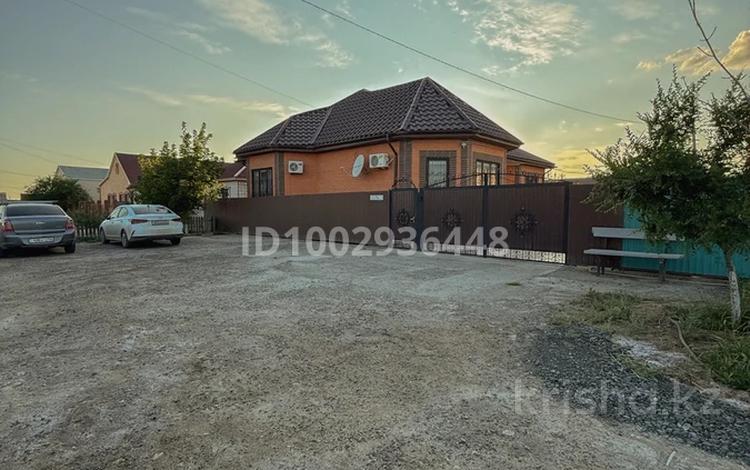 Үйдің бір бөлігі · 4 бөлме · 140 м² · 10 сот., мкр Бирлик-2, Габидена Мустафина 33, бағасы: 55 млн ₸ в Атырау — фото 2